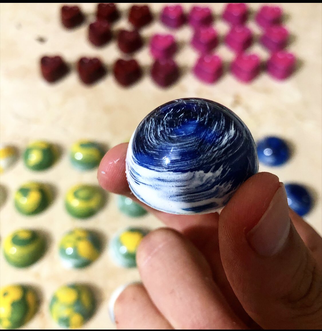 walkingmochii's tweet image. Les comparto mi emprendimiento y pasión por la chocolatería, los estoy vendiendo con diferentes sabores y son perfectos para regalar. @crazy_green_choc en ig. Les agradezco un retweet