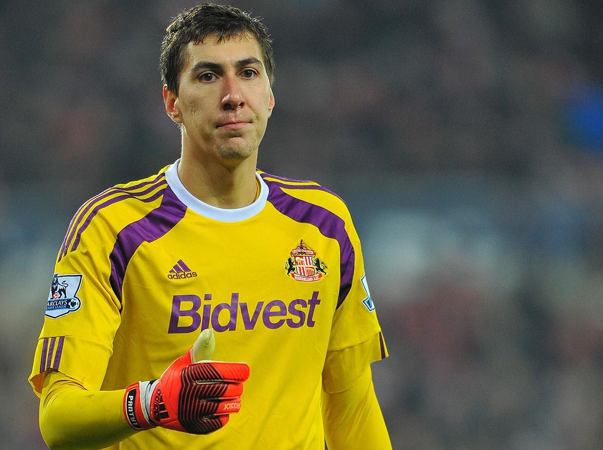 11. BONUS TRACK : Pantilimon, Diakité e Muntari pertenecen ao selecto grupo de xogadores que vestiron as dúas camisetas. Si reparamos na calidad dos 3, entenderemos un pouco mellor porque Dépor e Sunderland están onde están.