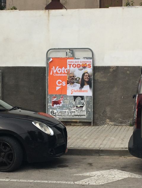 CsElMasnou's tweet photo. 🍊Cs fue fundado con el fin de generar cambio en Catalunya.

🗓️Este #14F está en tus manos que el cambio sea favorable para todos los catalanes.

💪Colgando carteles en El Masnou. https://t.co/nuv8ZiEgsE