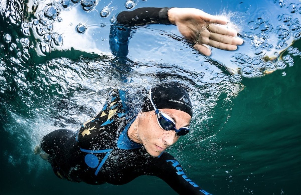 Competition time ✨ <a href="/AquaSphereUK/">Aquasphere</a> have kindly provided us with a super prize bundle of a 2021 Pursuit V3 wetsuit, a pair of Kayenne goggles and a high visibility cap to give away.

To enter, all you need to do is follow <a href="/AquaSphereUK/">Aquasphere</a> and visit: outdoorswimmer.com/win/aquasphere…