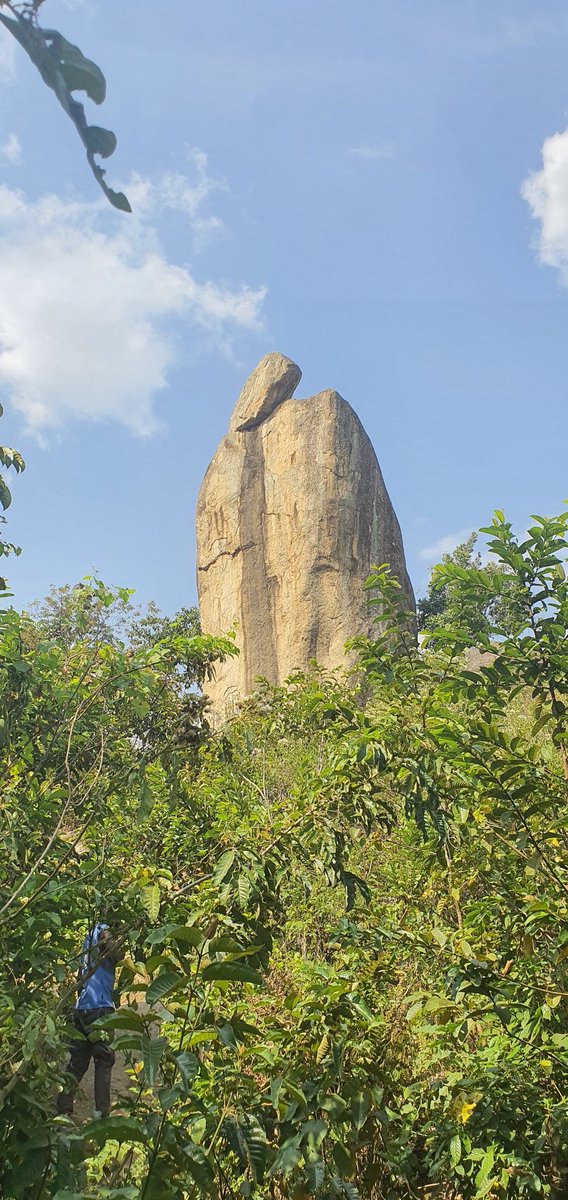 bramwelkaramoja's tweet photo. Visited the historical Crying Stone in Ilesi, Kakamega. Can't believe it was my first time here. Next time you are in Kakamega, make a point of visiting, you won't regret
#CryingStone #aBoyFromKakamega https://t.co/JXWl2DkraD