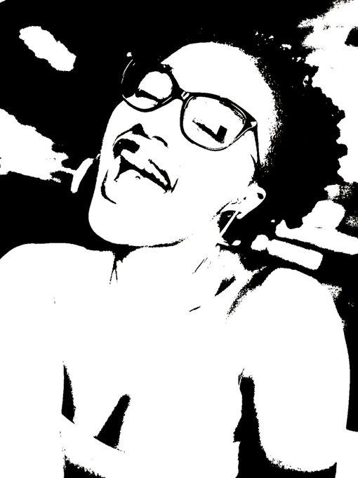 Black and white with a smile🔥 https://t.co/2KwL2qgkBw<a href="/tag/boobies_season"class="tags"><span>#boobies_season</span></a>