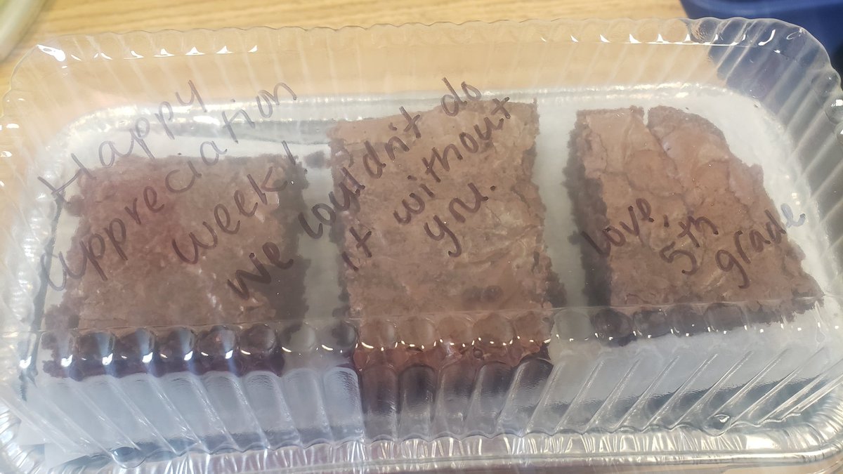 DHillRRES's tweet photo. Received this wonderful surprise from the 5th grade teachers at @RockyRunES. I appreciate the kind words and can't wait to eat these. Brownies are my favorite. 😋 #rr_bulldogs https://t.co/oECTplUYVV
