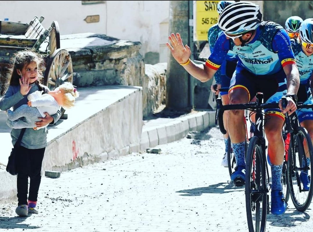 This is why I love @Tsvetkov13 ! Amazing shot by @veloimages in Turkey. ♥️🚲