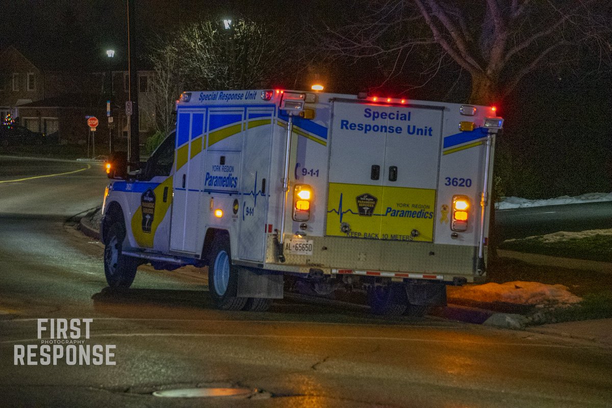 FirstResponseP1's tweet photo. S R U
 —
 📸: @FirstResponseP1 
 —
#yorkparamedics @YorkParamedics #yrps #sru #emergencyservices #newmarket #yorkregion @YorkRegionGovt #ontario #canada https://t.co/HmNU8fyJW3