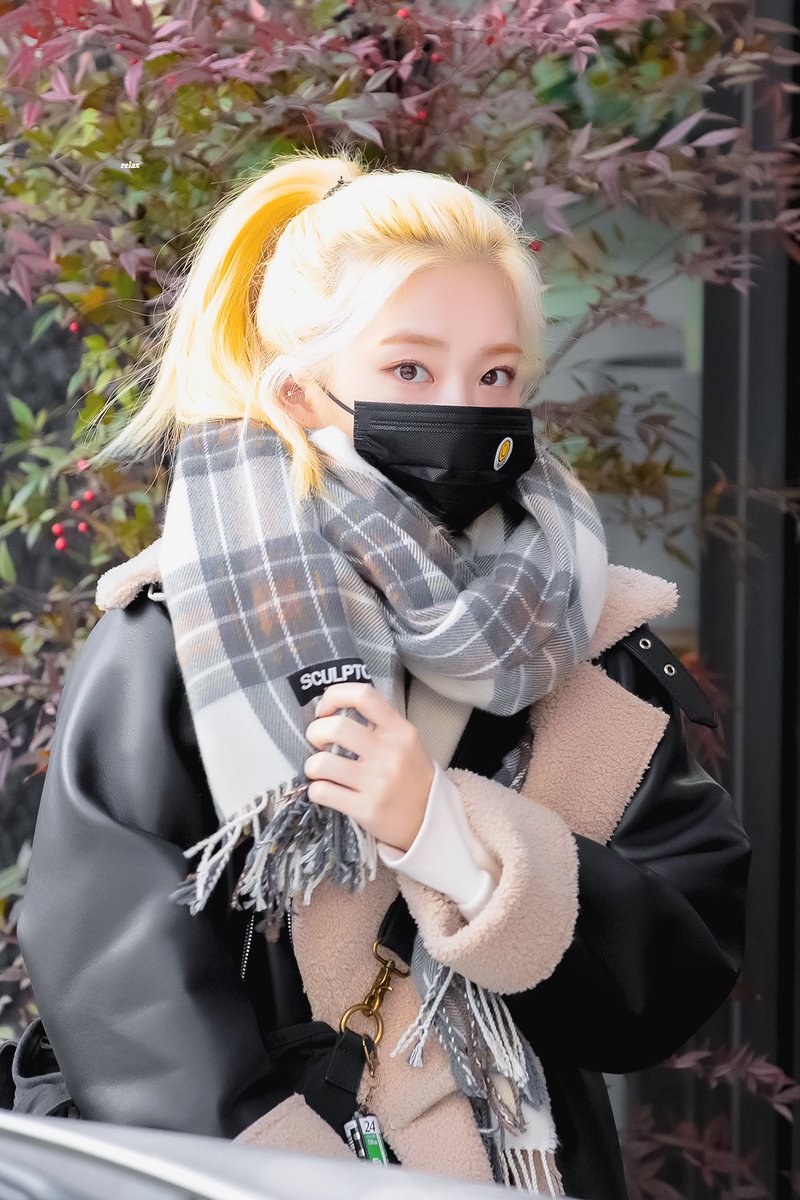 relax_0210's tweet photo. 🎉김짱은립 생일🎉
#KimLipDay
#이달의소녀 #김립 #LOONA #KIMLIP https://t.co/LQH7KbJjiJ