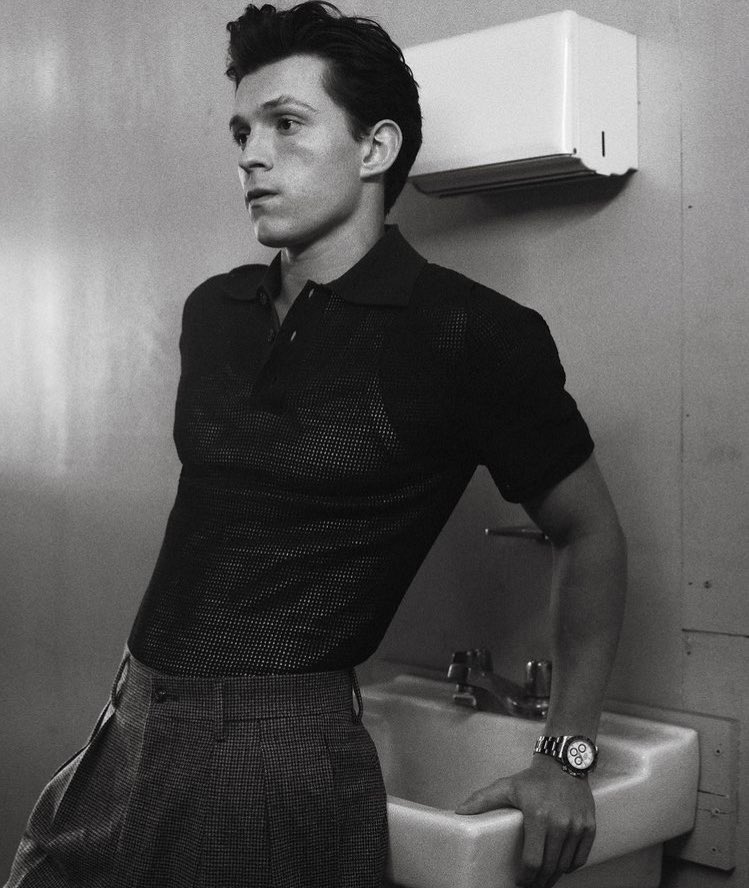 themarvelparker's tweet photo. tom holland IS the moment. https://t.co/9ojU8pRHXy
