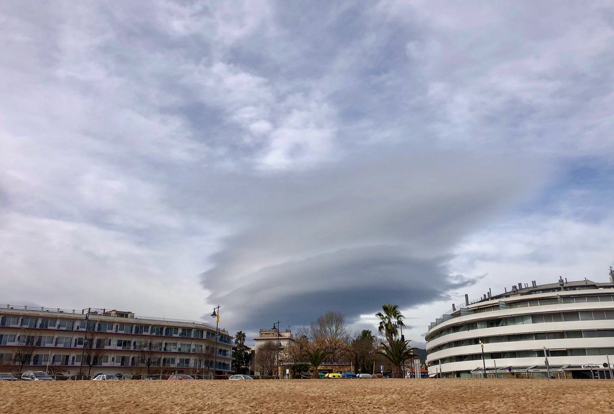 3 del migdia! @eltempsTV3 <a href="/TomasMolinaB/">Tomàs Molina</a> <a href="/Cat_Meteo/">Catalunya Méteo</a> <a href="/enricagud/">enric agud 🌕</a> <a href="/SoniaPapell/">Sònia Papell Caimons</a> <a href="/gemmapuigf/">Gemma Puig Feliu</a> <a href="/Vakapiupiu/">Niel Delmar</a> <a href="/meteocat/">Meteocat</a> @MeteoMauri <a href="/ARAmeteo/">ARA Méteo</a> <a href="/btveltemps/">btv el temps</a> <a href="/nestor_meteo/">Néstor Gómez</a> <a href="/javioru/">Javi Martinez</a> <a href="/jacobpetrus_tve/">Jacob Petrus</a> <a href="/SergiLoras/">Sergi Loras Gironès</a> <a href="/AlfredRPico/">Alfred Rodríguez Picó</a> <a href="/tiempobrasero/">Tutiempo</a> <a href="/TossaTurisme/">Tossa de Mar</a> #eltempstv3