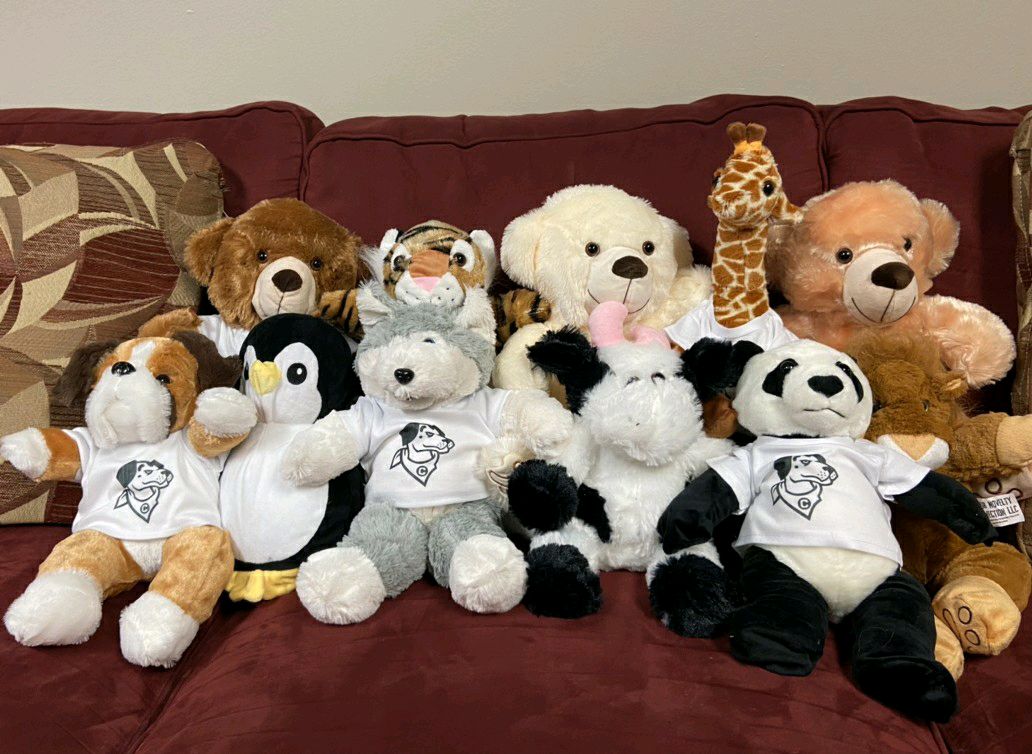 CentenaryCAB's tweet photo. Tomorrow, CAB's annual Build-a-Bae event where you get to stuff your own stuffed animal for Valentines!! 

Keep in mind that it will rain tomorrow, so we will be moving the event to the SUB.

We will also be having Mardi Gras cupcakes from Buttercups and a King Cake raffle! https://t.co/RaIAJk1TXx