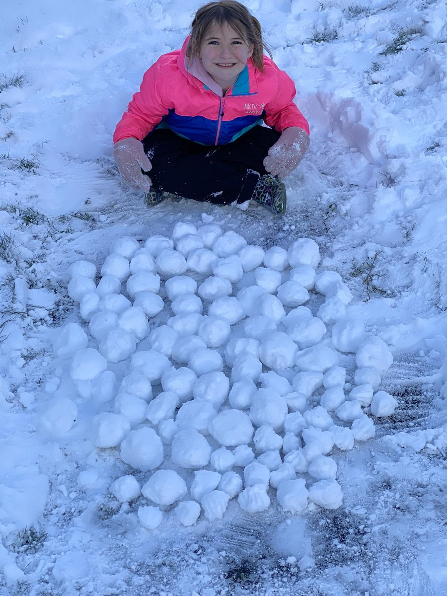 Hc1304's tweet photo. @Burnopfield_sch we made 100 snowballs and then had a snowball fight! #100forTom https://t.co/BlCGaqYdkV