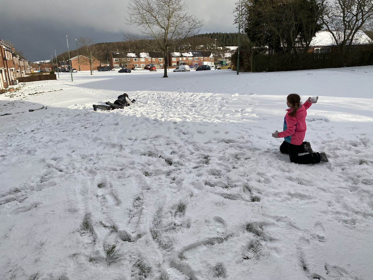 Hc1304's tweet photo. @Burnopfield_sch we made 100 snowballs and then had a snowball fight! #100forTom https://t.co/BlCGaqYdkV