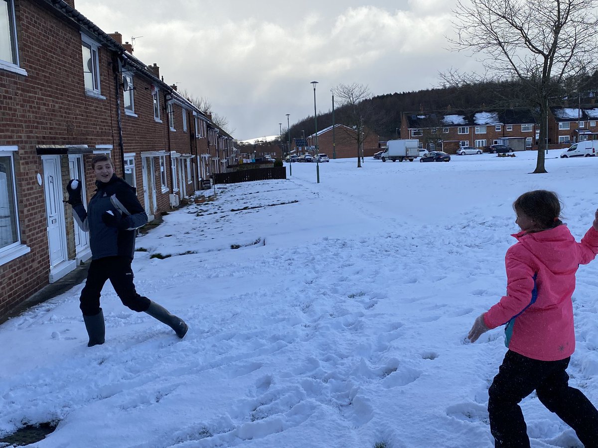 Hc1304's tweet photo. @Burnopfield_sch we made 100 snowballs and then had a snowball fight! #100forTom https://t.co/BlCGaqYdkV
