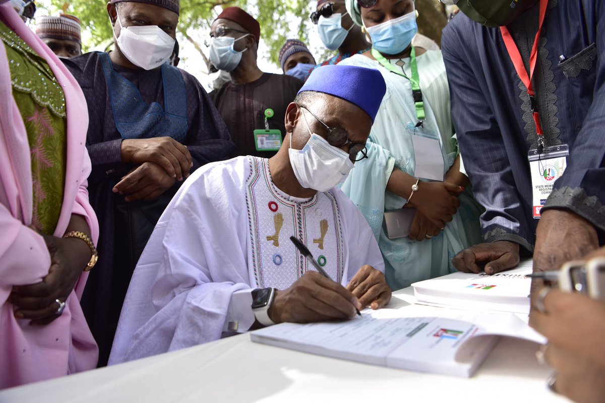GovKaduna's tweet photo. Malam Nasir @elrufai has revalidated his membership of the APC at his polling unit in Ungwan Sarki, Kaduna https://t.co/z7wxSXsUTZ