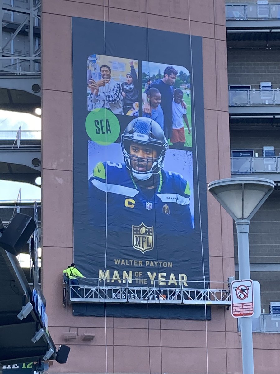 AaronLevine_'s tweet photo. Amidst all the chatter...

This is currently going up at @lumenfield today. 

Hello, @DangeRussWilson https://t.co/9saO3qTW4K