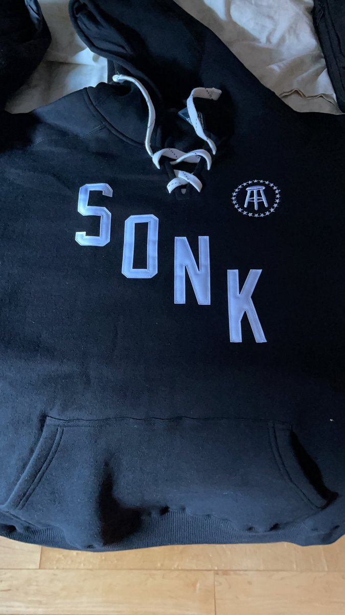 VDelia96's tweet photo. Love the new sweater... amazing quality @barstoolsports @BizNasty2point0 @MikeGrinnell_ @RearAdBsBlog #SONK https://t.co/znuVdDAXAU
