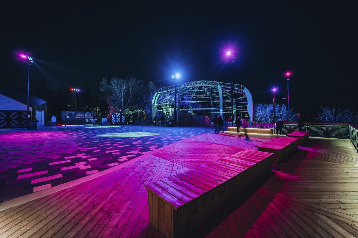 Have you had a chance to visit the new, iconic space on Saskatoon’s riverbank? Make it a plan to check out @shakespearesask’s new lighting and sound project “Welcome to the O”, running from Feb 22 – Mar 14 #yxe #collaboration #architecture