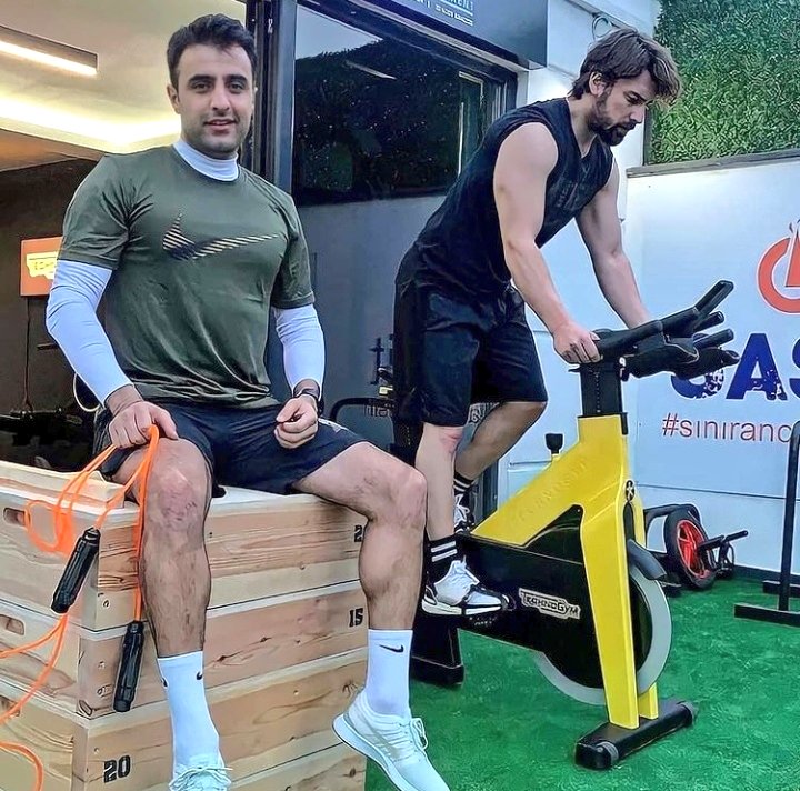 CastleVivita's tweet photo. Hard work out vs Relax time at StudioCome2Me 🏋️‍♂️🚴‍♂️🧔🖤📸. #AlpNavruz #C2ME #FitnessModel💦😍👟 https://t.co/yHUpezbxut