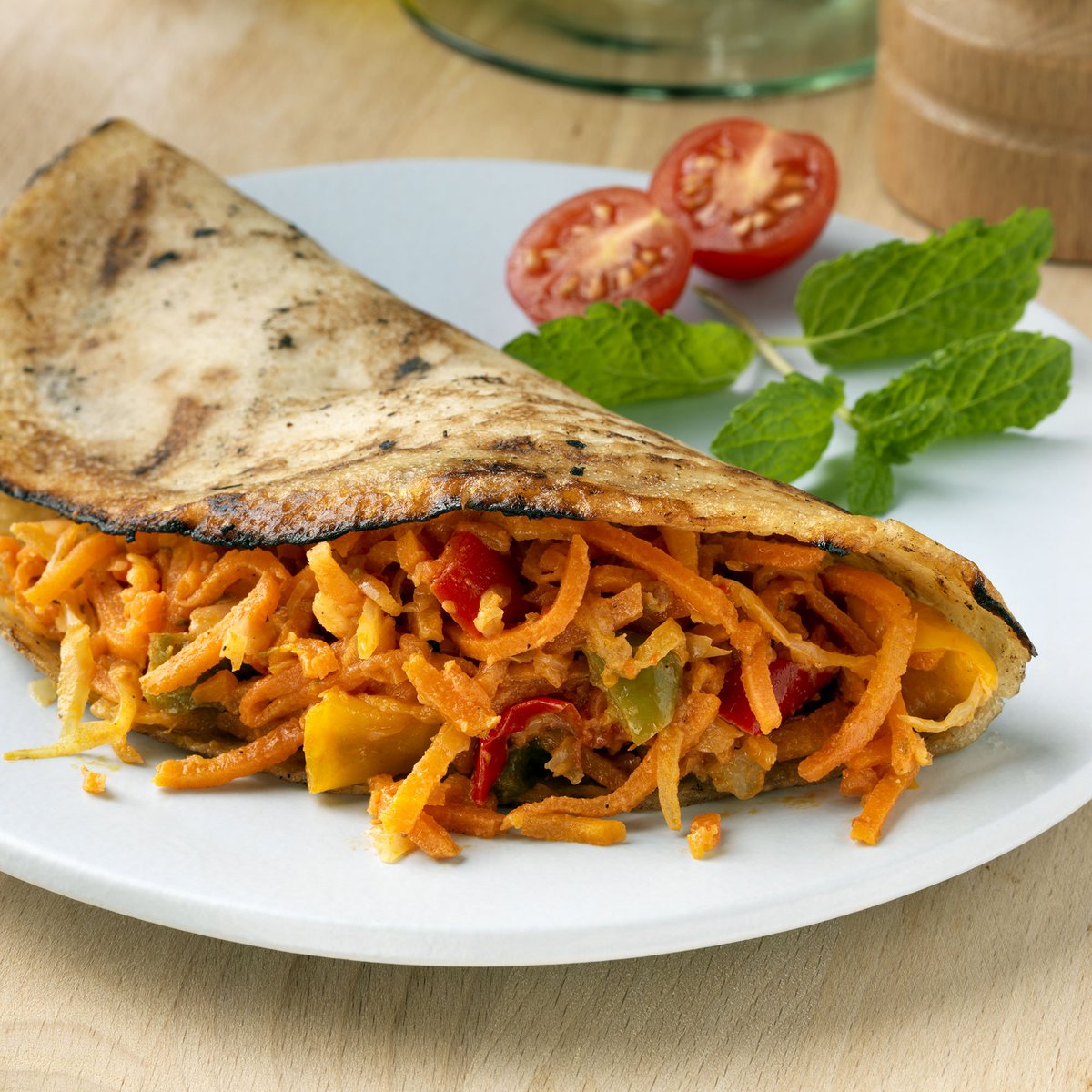 When it's cold outside, nothing beats a warm tasty #vegan calzone, bursting with filling and our homemade tofu spread!
Order a delivery box of innovative #vegetarian dishes to your work or home!

Use code FREE1 : bit.ly/32UOrAA

#plantbased #veganfood #healthyfood