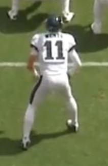 Another difference I've noticed pre-snap is his stance in gun. His footwork is different as a result. In 2020 there seems to be less wasted movement than 2017. 2017 on left. 2020 on right. Might not mean much, just looking for details.