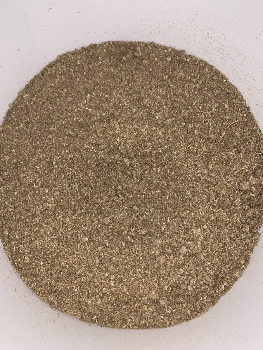 The_StrawBoss's tweet photo. 24 hour difference!! 

The Straw Boss Pellets are highly absorbent and provide comfortable bedding for your animals year round! https://t.co/nuXekqI3uA