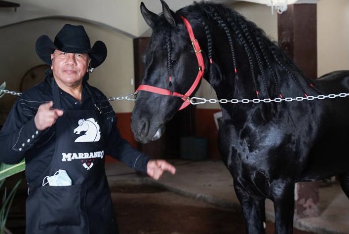 broncolupe's tweet photo. Mi fiel compañero #vientonegro grabando #marraneotime están pendientes https://t.co/0jG4xhfiLE