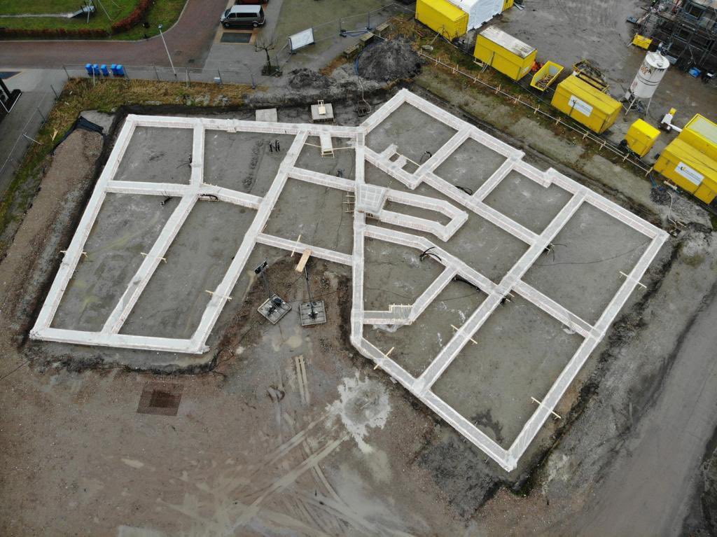 Hebben jullie de brochure ook thuis gekregen en bekeken? Interesse ??  De bouw is reeds gestart en de fundering ligt al als een huis.