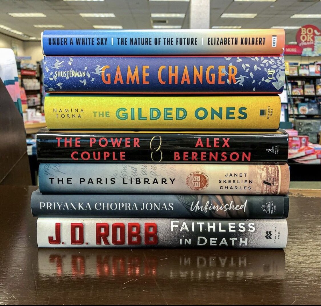 New releases fresh off the presses today! Come check them out at #BNNashua #newreleasetuesday #winterreading #reading