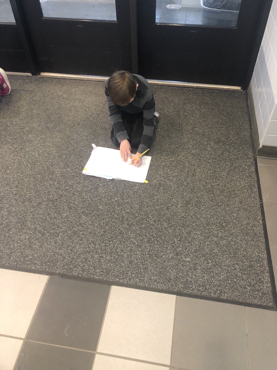 Liz Smith tweet media