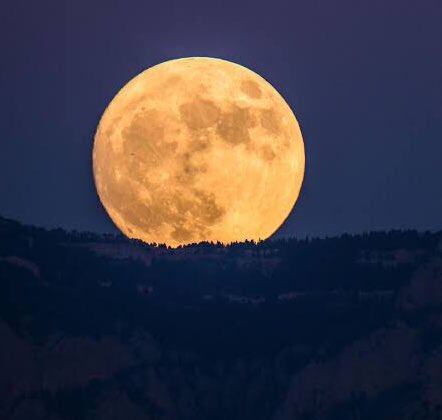 суперлуние в туле. мощнейшее полнолуние. мощнейшее полнолуние. лунный пейзаж. стереополина суперлуние 2021.