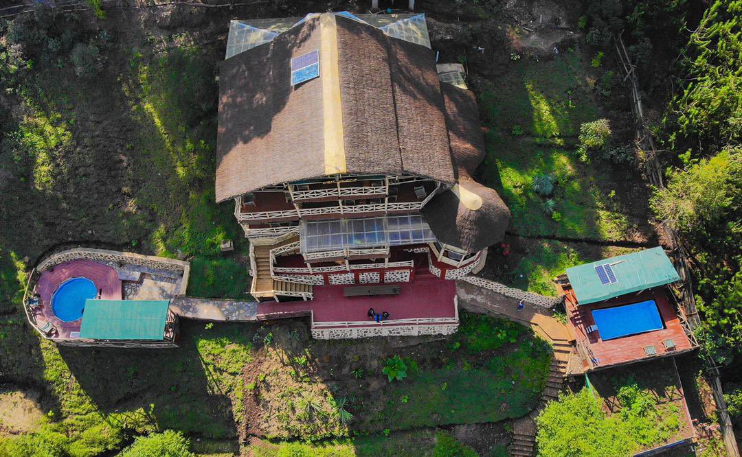 1emmawhite_'s tweet photo. it’s OFFICIAL WE are traveling to KABALE for only 250k! Let’s do it yet again @Tripaddicts1 let’s do this .. this FRIDAY we set off @AgabaJnr #VisitUganda @BillsRa @SharpMugabe @babyfaceug @GryffinBanks https://t.co/3p2PFm4sQS