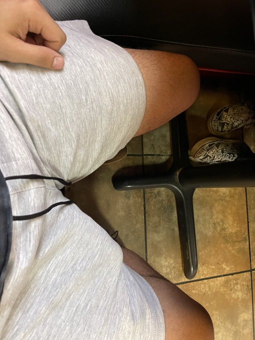 My man got me horny at the table 🌯 Uncovered pic here ⬇️😛 https://t.co/RZa5lC4ikZ https://t.co/SHzAi