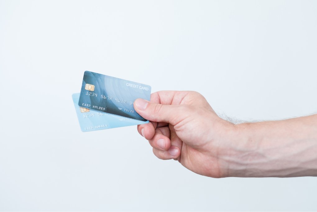 Reciclamas_'s tweet photo. ¿Te imaginas utilizar una tarjeta bancaria fabricada con material reciclado? 🤔 ¡Sí, sí, es posible! 😉 La empresa G+D y la organización Parley for the Oceans colaboran para fabricar tarjetas de pago con #residuos plásticos recogidos de playas y mares. ♻

https://t.co/cQbBAKV6Ly https://t.co/A0qZDpgE6k