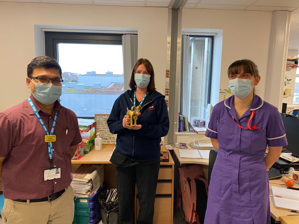 Congrats to the wonderful @bex1601 who got a Spotlight Award today from @aboveandbeyond1 for the amazing work she has done to ensure our BMT patients are looked after safely post-transplant! And to top it all she is a joy to work with 🥰 #recognisingsuccess #teamwork #workfamily