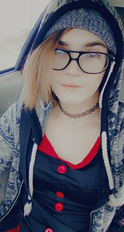 Damn, who wanna buy ya girl lunch? 😅 I'm starving and don't get paid until tomorrow. 😭 https://t.co/EiPBgetr9Q