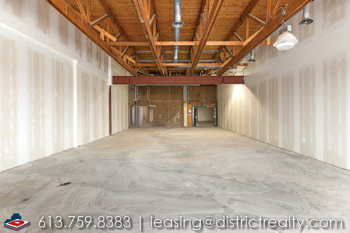 DistrictRealty_'s tweet photo. 1000 Belfast Road, Unit J | 4,868 sq.ft.  | Ideal showroom space! 19' ceilings, loading door, and plenty of parking. Call to book your showing ☎️ 613-759-8383

📲 https://t.co/plFi82roGu

#DistrictRealty #Retail #RetailforLease #nowleasing #OttawaEast #OttawaBusiness https://t.co/YqemULmCmu