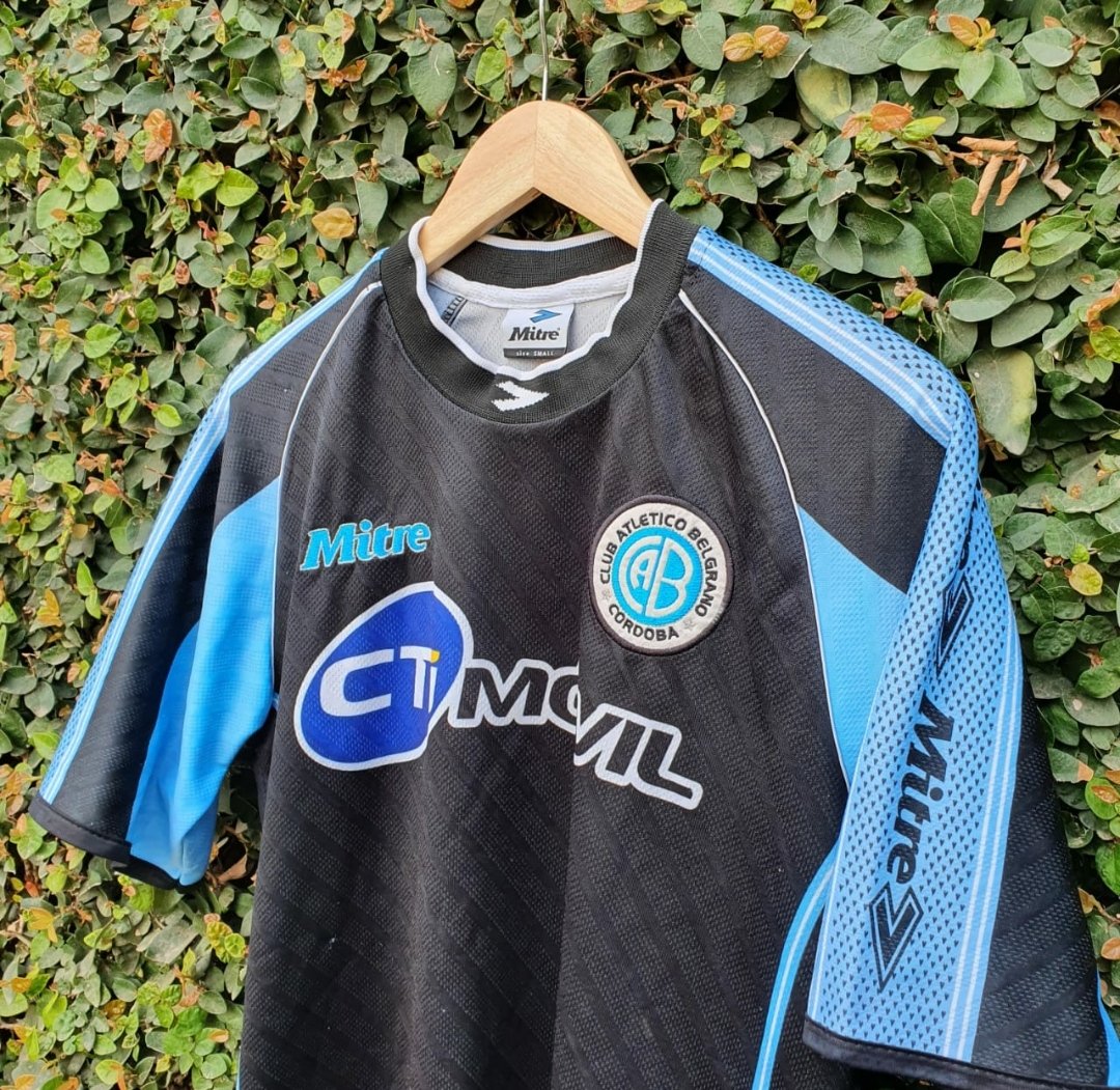 TradJerseys's tweet photo. ✔️ DISPONIBLE ✔️
Belgrano 2001 🏴☠️🇧🇼⚓ - Mitre
S: 65 x 46 cm
ENVÍOS A TODO EL PAÍS
#TraditionalJerseys #Belgrano #Cordoba #Retro #CAB https://t.co/GJfWSwyCH7