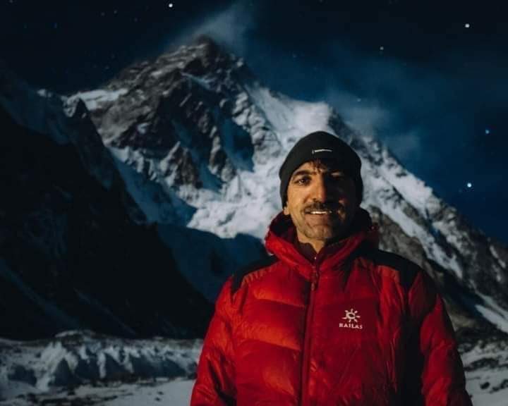 iamhumanbeing7's tweet photo. Hats off for legend Muhammad Ali sadpara .True hero and risk taker .We Pakistanis are proud of you ❤️❤️.😢
#muhammadalisadpara 
#WinterSummitK2 https://t.co/lD2fSaYC3X