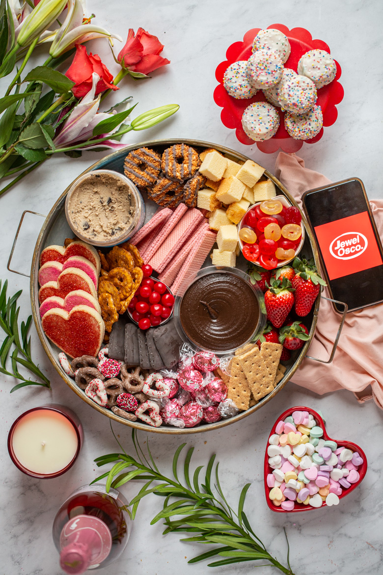 StrawberryKtchn's tweet photo. AD: Galentine's day, date night in or cozying up with the kids, make it special with this V-Day Dessert Board! Elevate with roses & candles from @debililly available @jewelosco & Albertsons Companies family of stores ๐https://t.co/KNWxsvFVNk #debilillydesign #SignatureSELECT https://t.co/qFitKbiARa