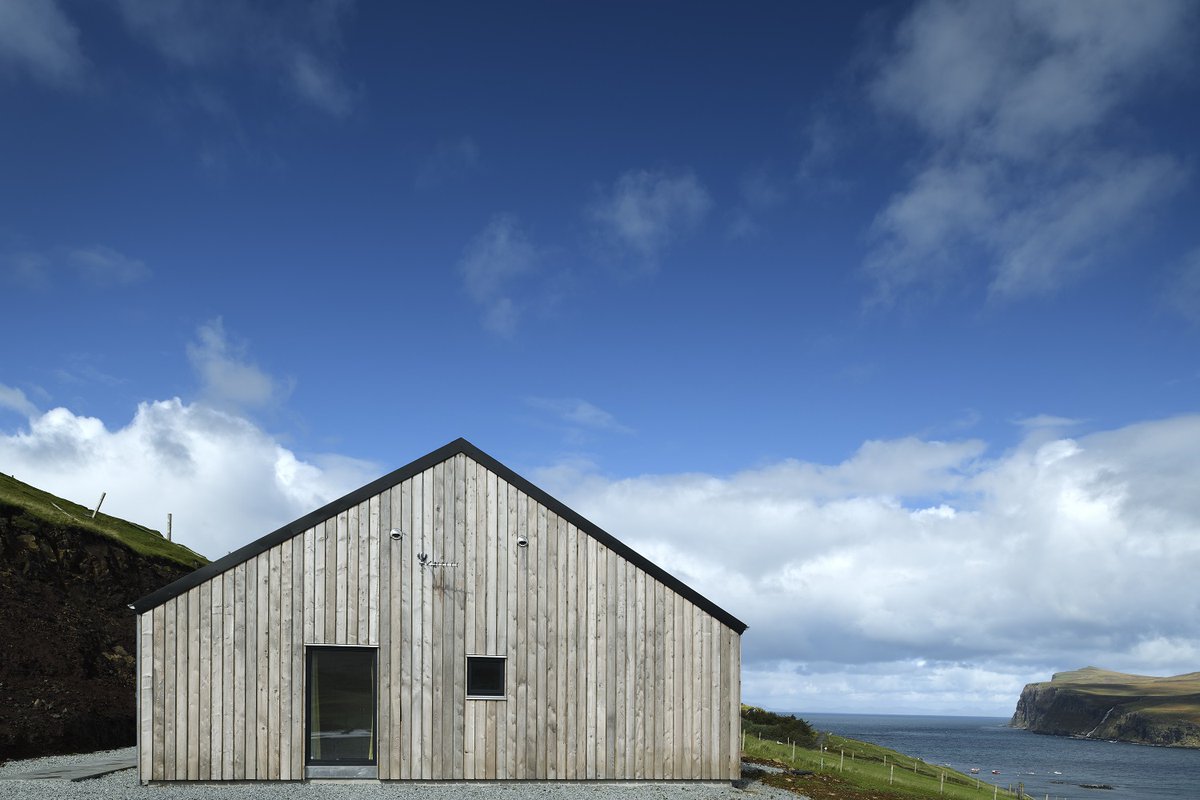 rhouseskye's tweet photo. Next in our virtual tour is the RB3 - featuring three generous bedrooms one being en-suite, it has a utility room, a wet room, plenty of storage and is extremely spacious. #rhouse #newhome #newbuild #skye #isleofskye #newplots
RB3 Design - MILOVAIG.
https://t.co/EQJ00rduUf https://t.co/VLqGnsmGuo