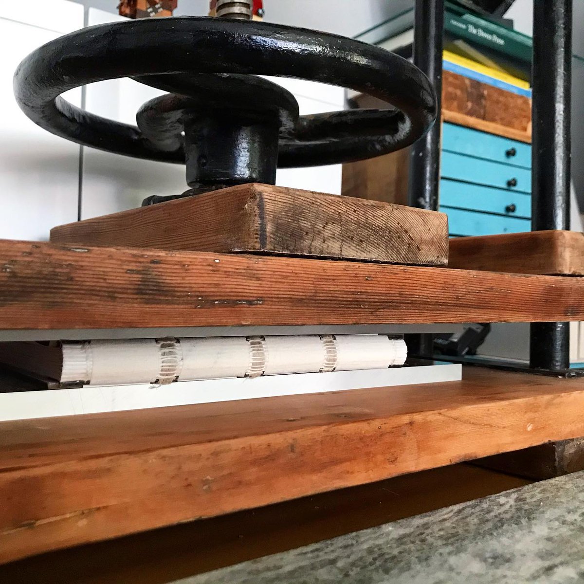 bailemorbooks's tweet image. Sometimes the size of this press, particularly when used on a single slim volume, feels humourously large. I’m ok with that. I love the thing. #bookbindingstudio #bookbindersofinstagram #designermaker #traditionalbookbinder #toolsofthetrade #behindthescenesbookstagram #slowcraft