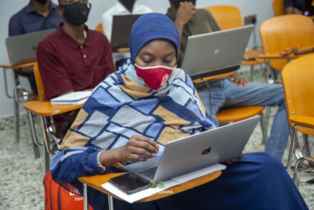 ClickOnKaduna's tweet photo. Today, the #DataScienceFellows were taken through the principles of data management and how @KDBStatisticsNG manages data.
The class was conducted by the maestro statistician, @Innotochs.
#ClickOnKadunaDSFP https://t.co/NtrRIAOIui