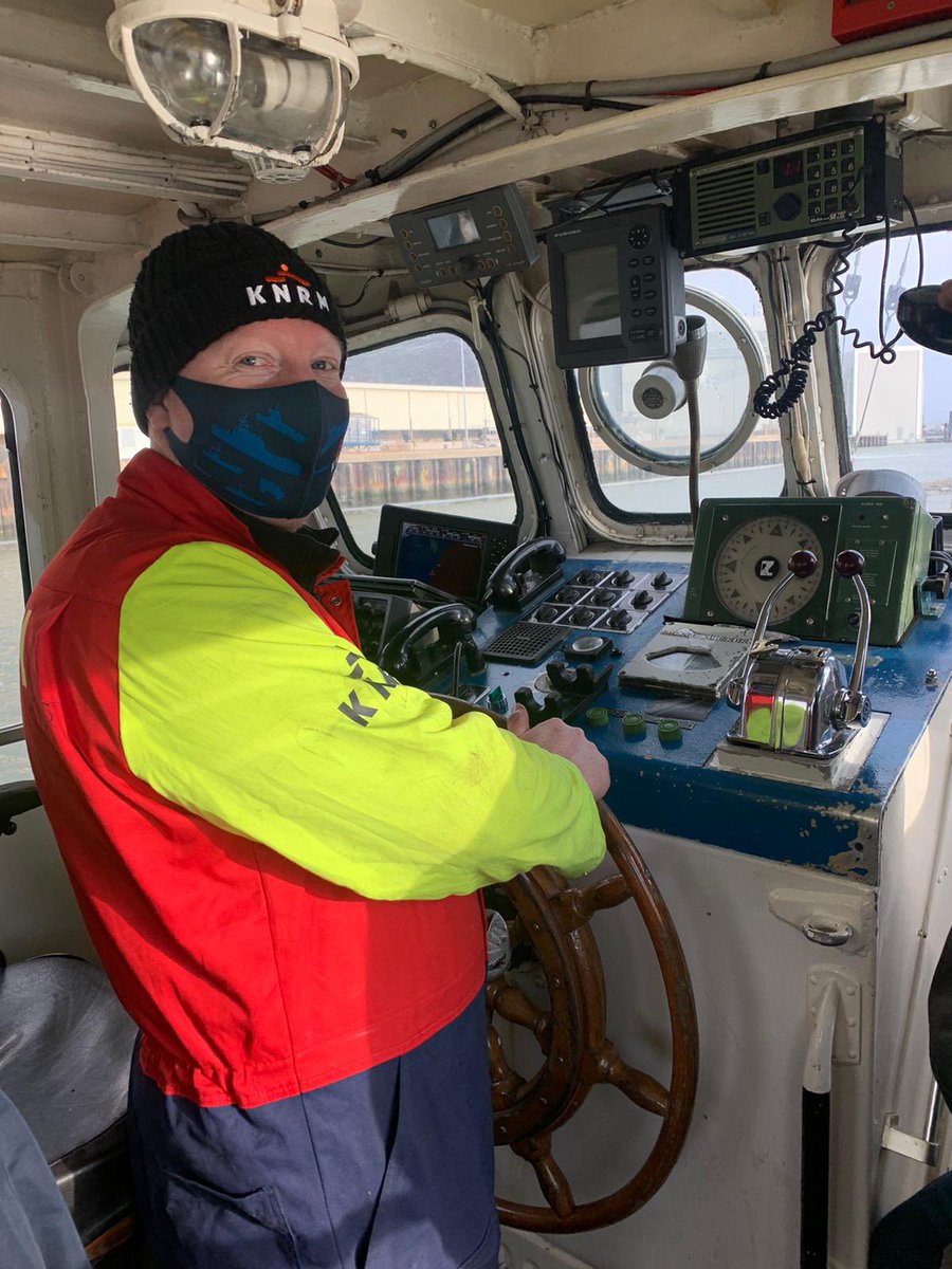 HarlingenKnrm's tweet photo. KNRM Harlingen zet voormalige reddingboot Suzanna weer in ivm ijsgang komende dagen. #omrop #wadden #knrm #scheepvaart https://t.co/CdRzqBXZW1