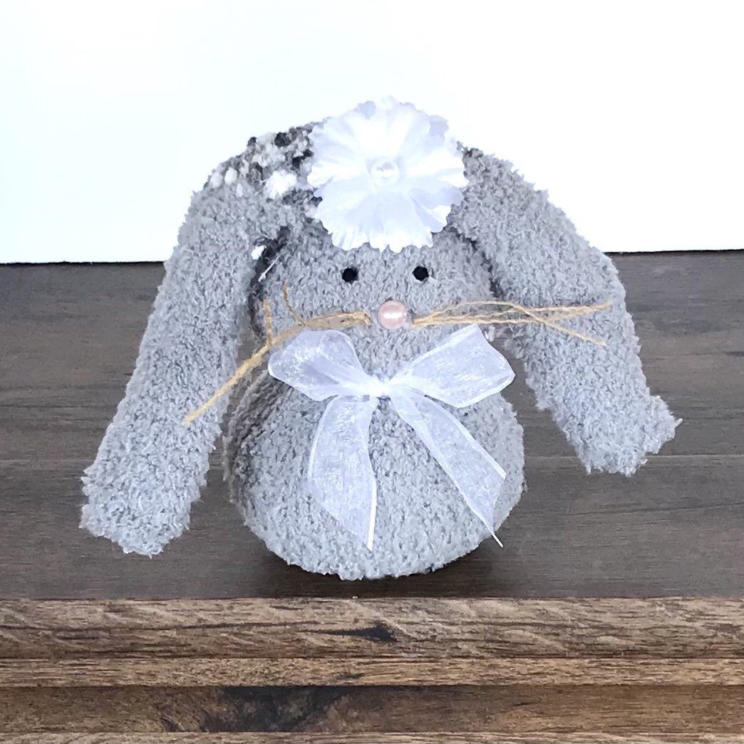 VBreeman's tweet photo. Excited to share this item from my #etsy shop: Gray sock bunny, rustic bunny rabbit, Easter decor, Easter bunny #gray #easter #homedecor #sockbunny #graybunny #bunnyrabbit #giftforher #housewarminggift https://t.co/szH3xHB3AF https://t.co/6GgcRWBgqX