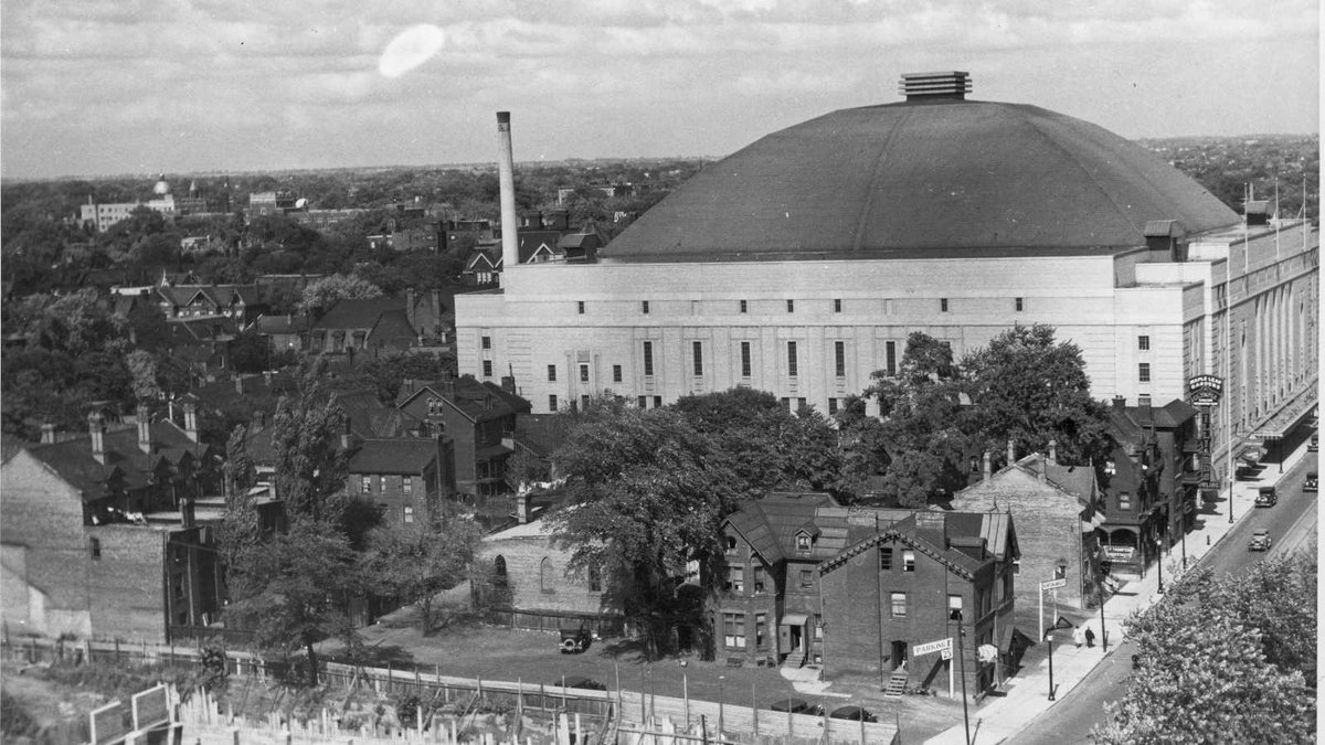 DowntownYonge's tweet photo. Learn abt Toronto's rich music history through @heritagetoronto's #SoundsLikeToronto online exhibit, feat. 35 stories abt artists & venues that were integral to the City's music history, incl. many stories on Yonge St. Check it out: https://t.co/igjS8PuhLZ #YongeLove #YongeMusic https://t.co/6jRSQX8iuD