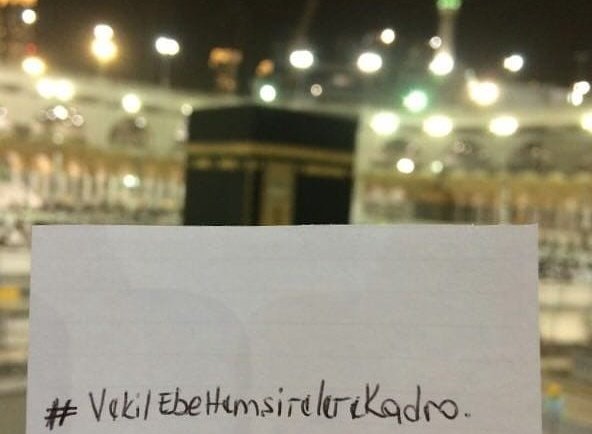 vekilebhemsire's tweet photo. Sağlık çalışanlarının öneminin tekrardan hatırlandığı bu günlerde  sizlerden bir ricası var.
Sağlık bakanlığı bünyesinde 2011 den bu yana kadrosuz çalışan 869 #vekilebehemşire pandemi için sahada ve isteği
#ReisVekilebehemsireyeKadro
         👇👇
#SağlıkçıHakkınıAlacak https://t.co/iA6AB5ux0N