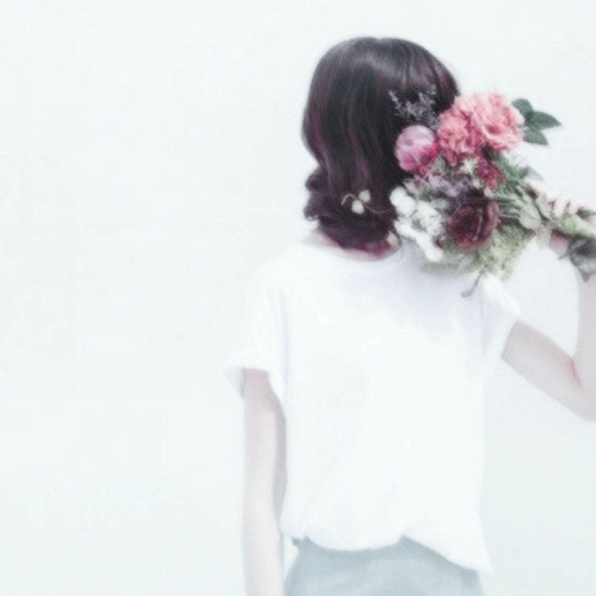 -  لا أنتقِم ، أنا أعيدُ الشّـخص غريباً كما كان