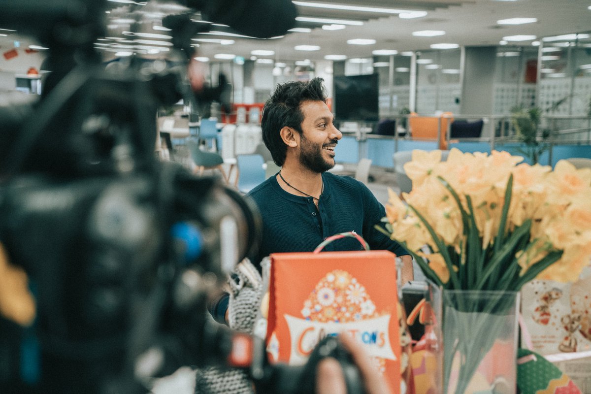 MarsUK's tweet photo. Ever wonder how your favourite #Easter treats make it into the Easter Bunny’s basket? Tune in this Sunday on @channel5_tv to watch #TheWonderfulWorldofChocolate and you’ll find out exactly how we prepare for the big day – don’t miss it! 🍫 https://t.co/bQmaZ2Nnc7