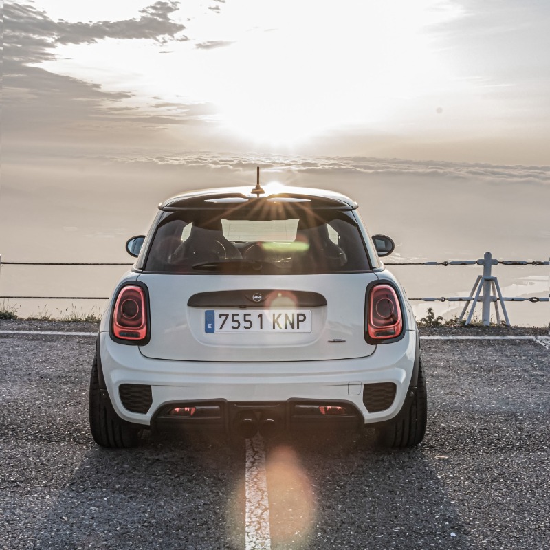 MINIEspana's tweet image. La puesta de sol, las vistas... ¿Es este el #OrgulloDeMINI definitivo de este invierno? || 📸: mini_cooper_jcw_f56