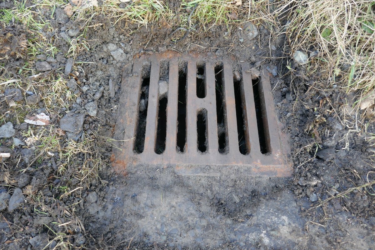 TheLengthsman's tweet image. 2nd job today was finishing off #Drainspotting in #SparkBridge ~ spotted this lovely little car ~ a Smoby !