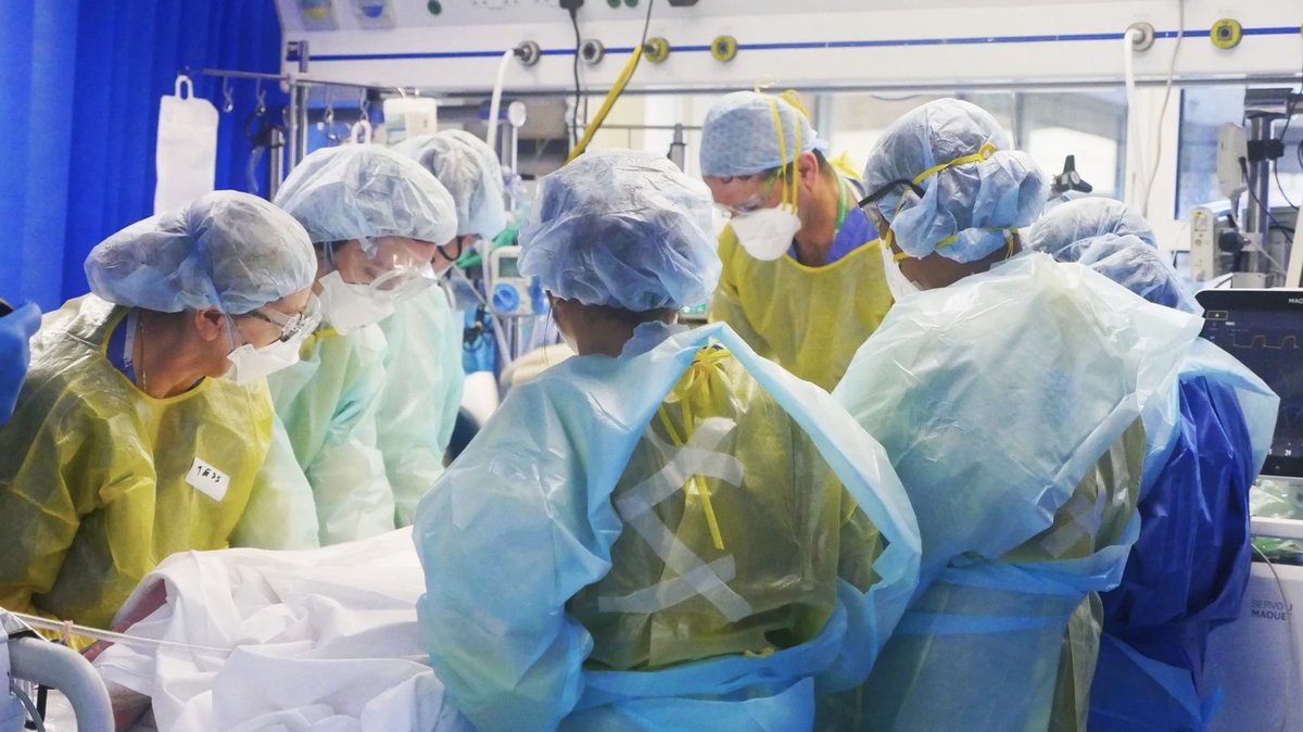 The third wave of Covid 19 resulted in the greatest challenge to date for Tallaght University Hospital. 

Please watch RTE Investigates on <a href="/RTEOne/">RTÉ One</a> at 9.35 this evening for a behind-the-scenes look at how our frontline staff responded to the latest surge.

#TUHWorkingTogether
